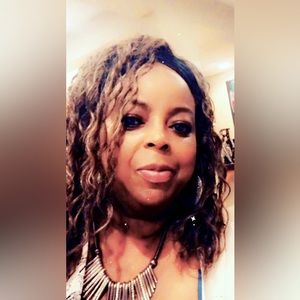 Meet your Posher, Yolanda